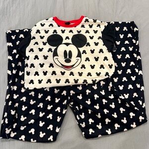 NWT Disney Mickey  2 Pc Pajama Set Sleepwear Pullover/Fleece Pants